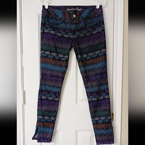 American Eagle Outfitters Leaf Patterned Jeggings Size 2. NWOT